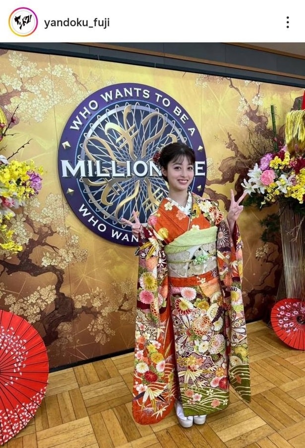 【写真】橋本環奈、振袖姿で笑顔のピースショット