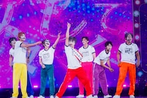 WEST.が初の単独カウントダウンライブを大阪で開催　東京との生中継では向井康二から「何があったんや？」とツッコミも