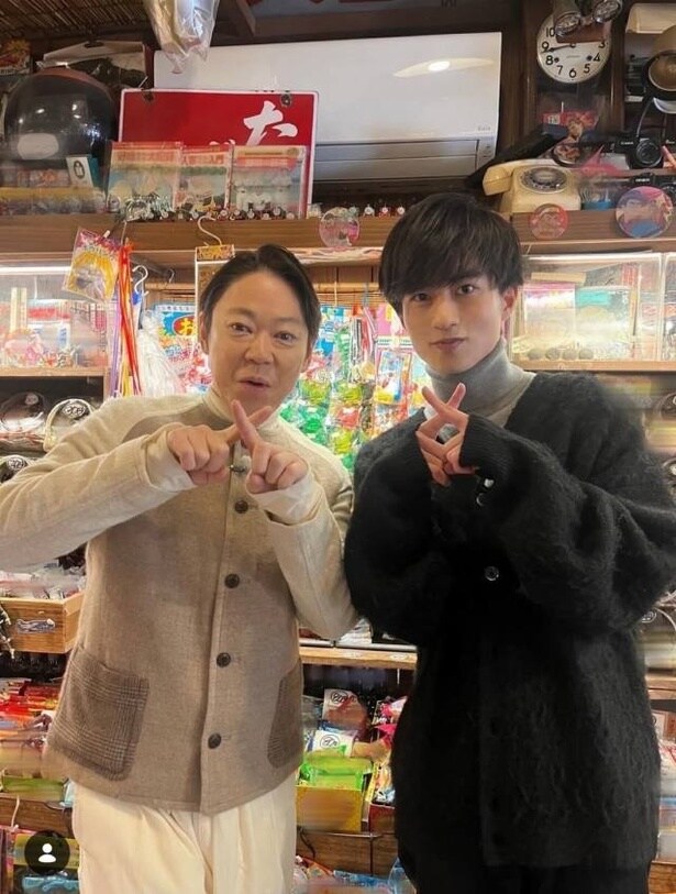 【写真】阿部サダヲ&坂元愛登、2人で番組の“公式”ポーズ披露