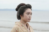 ＜明日のばけばけ＞高石あかり“トキ”は出雲・稲佐の浜でトミー・バストウ“ヘブン”と吉沢亮“錦織”に会う