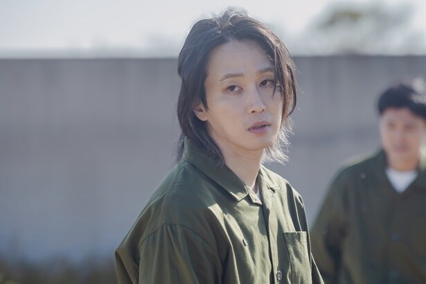 カルマが演じる未決拘禁者・河北竜馬