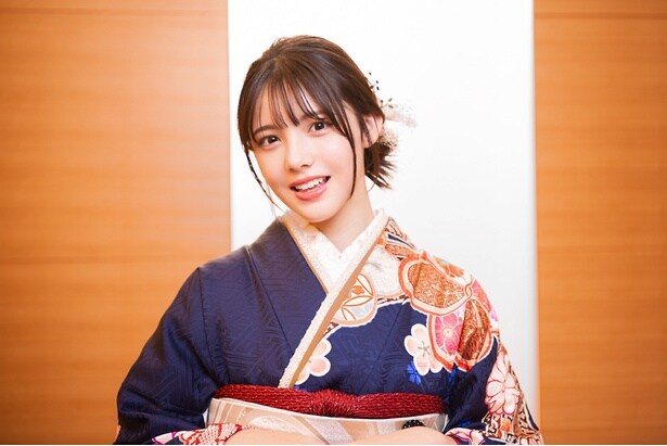 「晴れ着お披露目会」に出席した松尾そのまにインタビュー