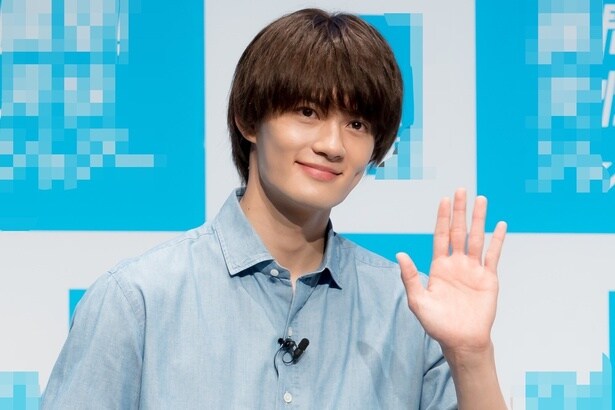 佐野勇斗、「ベスト・フレンド」のぬいぐるみを手に笑顔で“オフ感”たっぷりの姿に「かわいすぎて滅」の声