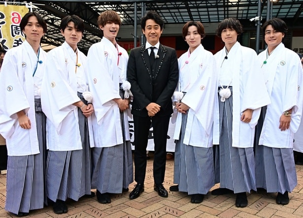 SixTONESが大泉洋を巻き込み、祝って騒いで大盛り上がり「6人で旅行に行くなら温泉＆おいしいものが必須」＜6SixTONES＞