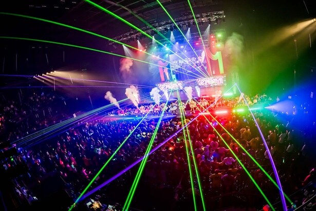 FES☆TIVEワンマンライブ「アイドル＝」より