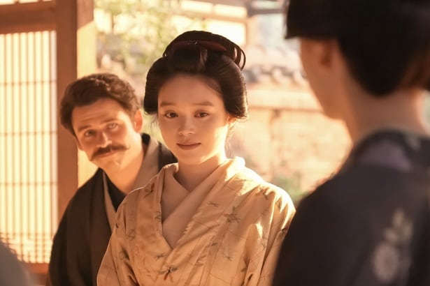 ヘブンとの結婚が認められたトキ(高石あかり)