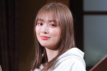 特攻服×バイク…内田理央、横顔が美しすぎる“ヤンキー”姿を披露し反響＜ヤンドク！＞