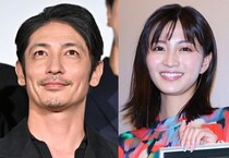 玉木宏&岡崎紗絵ほか、主要キャスト5人の笑顔&面白ポーズ披露の自撮りショット公開＜プロフェッショナル＞