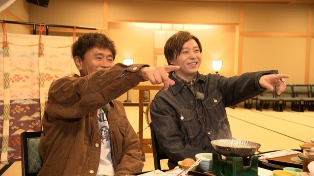 (左から)浜田雅功、堂本剛