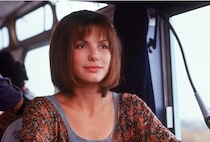 90年代の名作映画「スピード」「ザ・インターネット」、動と静…緊迫と恐怖を乗り越えるサンドラ・ブロック演じる“タフな女性”の存在感