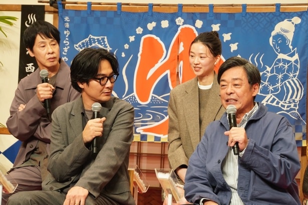 「探偵さん、リュック開いてますよ」記者会見より