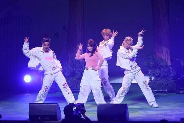 パワーパフボーイズによるオリジナル振付でダンスを披露