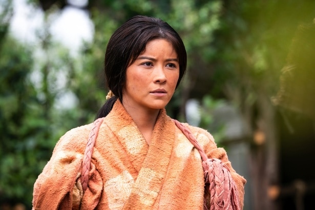 宮澤エマ、責任感あふれる長女・ともを演じる