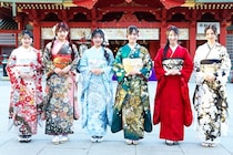 “AKB48と同い年世代”6人が「21年目のAKB48を引っ張っていく」と宣言　「二十歳のつどい」で晴れ着姿を披露