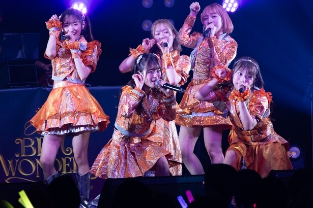 ＜.BPM＞平日のZeppを埋めた5周年ワンマン、病みつき中毒性ライブの楽しさが見つかりファン急増中