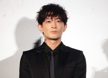 津田健次郎、素敵な笑顔で初回放送日をお知らせする動画に「津田さん、尊すぎます…」の声＜ラムネモンキー＞