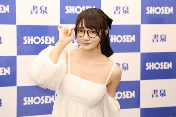 尊みを感じて桜井、初写真集で「フィギュアに変身」 憧れのえなこへの思いも「私のこと好きなのかな?と思ったり…(笑)」