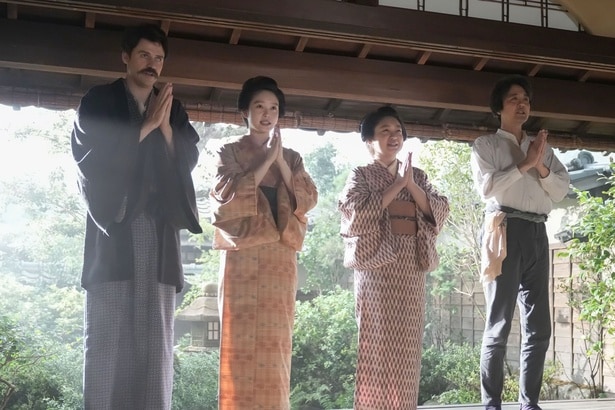 ヘブン(トミー・バストウ)は“松野家のやり方”に慣れようと奮闘