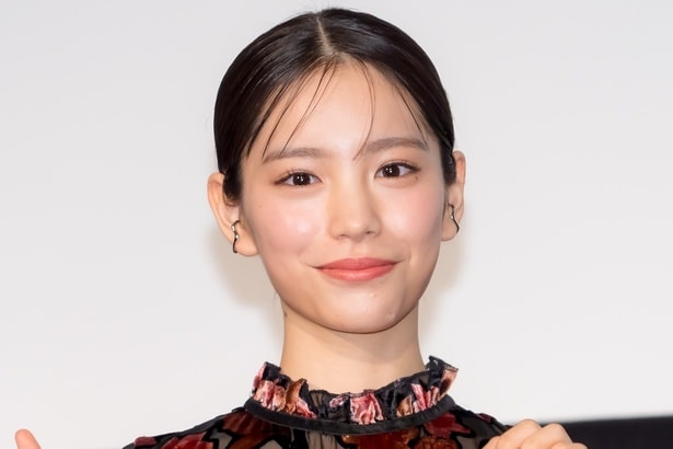 「映画ラストマン -FIRST LOVE-」大ヒット御礼!<ファースト・ラブ>舞台あいさつに登壇した當真あみ