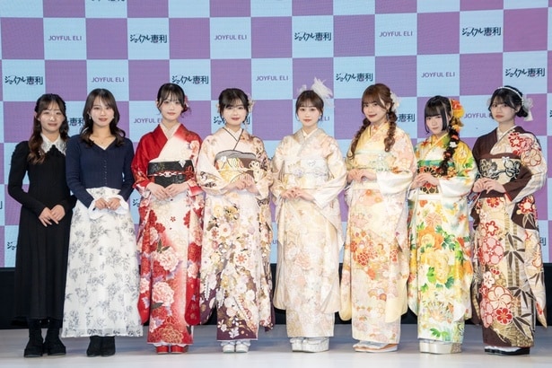 (左より)石川翔鈴、本望あやか、矢野滴、長浜広奈、古園井寧々、瀬川陽菜乃、川島梨々花、藤田みあ