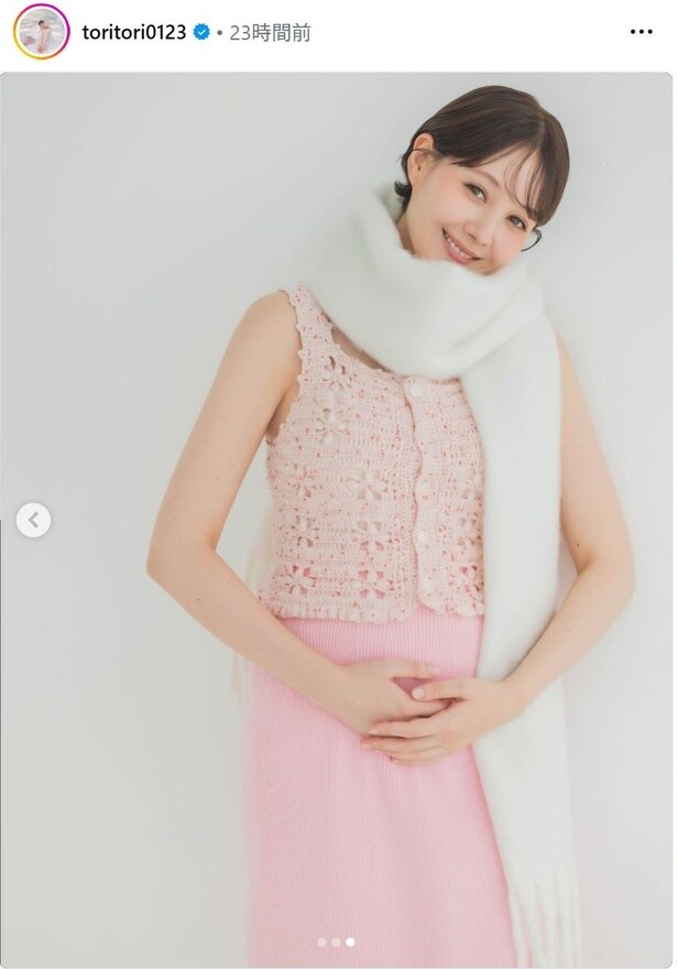 【写真】トリンドル玲奈、ふっくらお腹で幸せの妊娠報告ショット