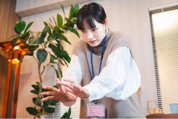 のん“サエ”、覚悟を決めて“人を傷つけてしまう能力”を発揮する＜こちら予備自衛英雄補?!＞