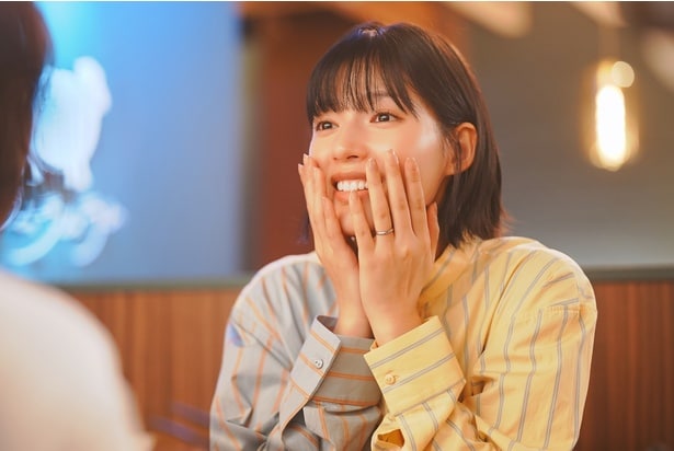 憧れの王子(上田竜也)との結婚を噛みしめるハル(石井杏奈)