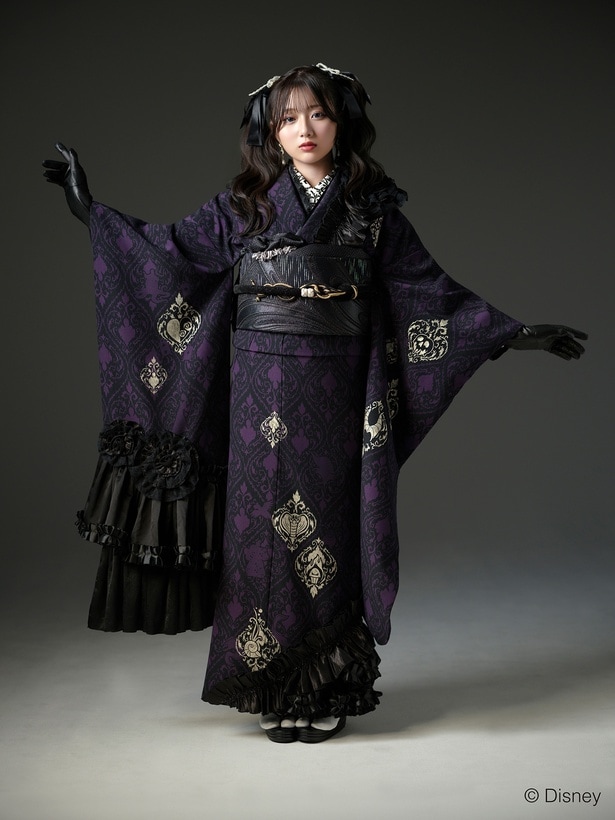 LOOK 4：ブラックの静かな強さを纏う - Monotone Muse -