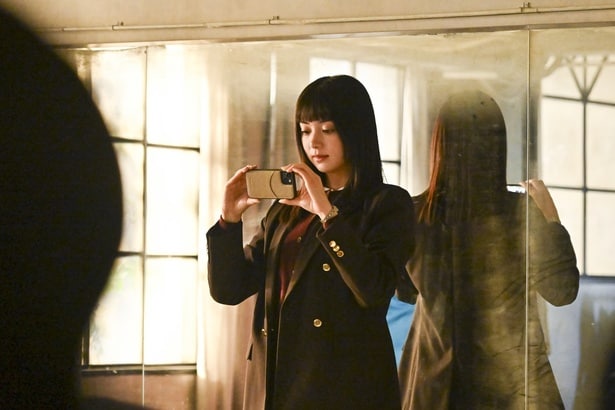 マネージャーとしてNAZEのために奔走する水星(池田エライザ)