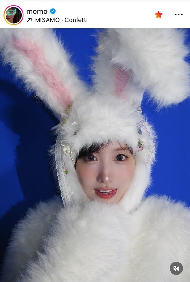 【写真】TWICE・モモ、ウサギの着ぐるみを被ったキュートな姿