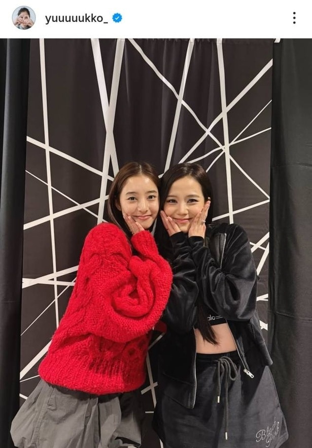 【写真】新木優子、ライブで来日中のBLACKPINKのジスの仲良し2ショット