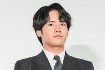 赤楚衛二、カットがかかっても美味しそうにご飯を食べる姿が「お腹すいてたのかな？」と反響＜キンパとおにぎり＞