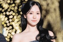 TWICE・ミナ、ミニスカワンピ姿でスラリとした美脚＆美デコルテを披露に「とてもかわいい」と反響の声