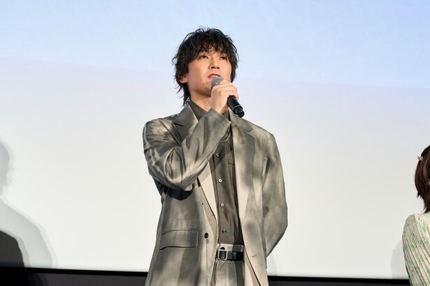 鴗鳥慎一郎役：坂泰斗
