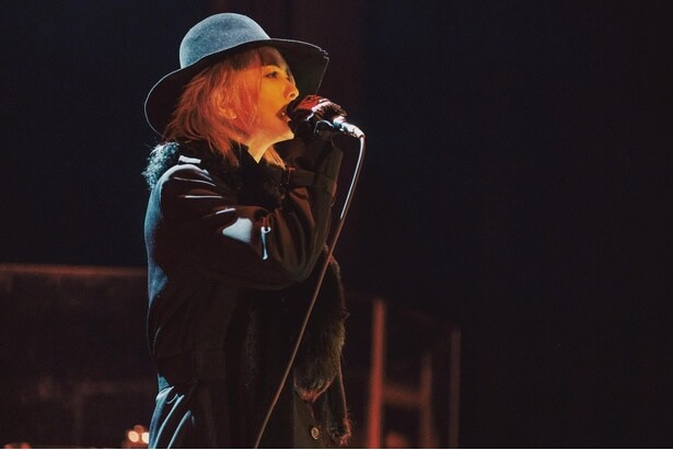 【写真】福島の夜を情熱的なパフォーマンスで熱狂の渦へと変えたHYDE