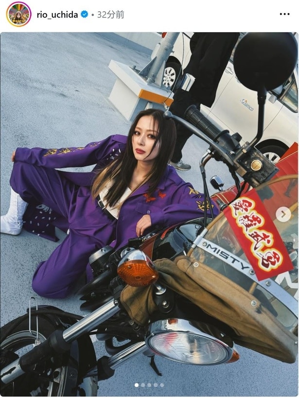 【写真】特攻服姿の内田理央、愛車のバイクと一緒のオフショット