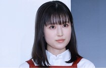 福本莉子、ヘルメットが大きすぎてかわいいレアな作業着ショットに「なんでも似合いますね」の声＜ラムネモンキー＞