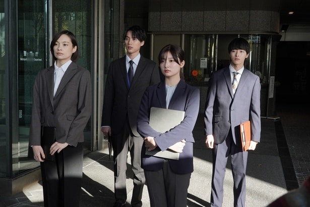 今泉(福士蒼汰)や熊崎(吉川愛)ら広報課は、警察の不条理を目の当たりにする