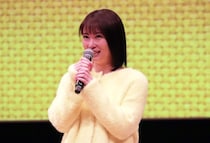 志田未来＆山口まゆ、笑顔でピースをする2人の仲良しオフショットに「このシーン泣けました」と反響＜未来のムスコ＞