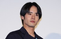 赤楚衛二、メイキングカメラを発見し笑顔で近寄る姿が「かわいすぎる」と反響＜キンパとおにぎり＞