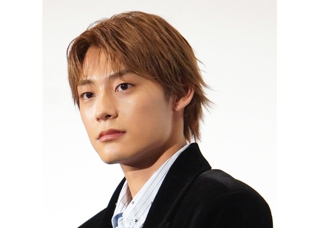 超特急・高松アロハ、大きなパンダを抱きあげ見つめる姿に「かわいすぎ」「1日頑張れる」の声＜パンダより恋が苦手な私たち＞