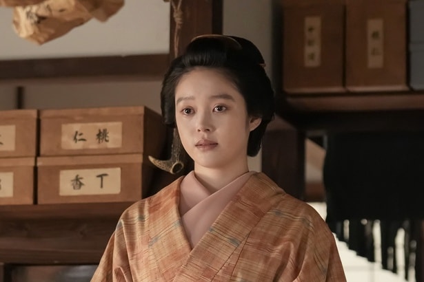 サワ(円井わん)に突き放されショックを受けるトキ(高石あかり)