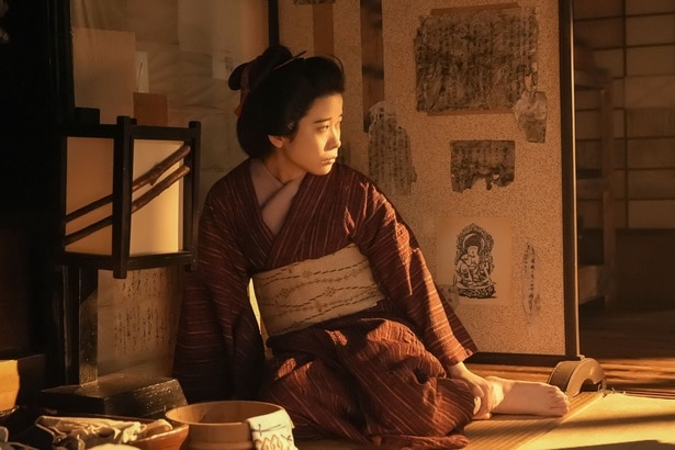 さわ(円井わん)の厳しい現実…ボロボロの長屋で暮らす辛い日々