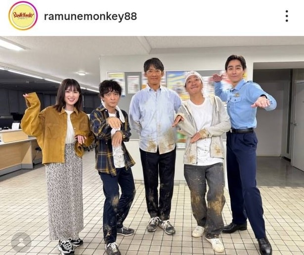 【写真】反町隆史&大森南朋&津田健次郎ほか、泥だらけの服でカンフーポーズ披露