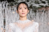 吉岡里帆、クシャっとした笑顔がかわいすぎるお誕生日ショットに「おめでとう」と祝福の声