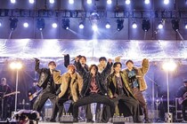 WEST.が初のフリーライブ開催　開始45分前の緊急告知で4,000人が集結　重岡大毅「2026年懸けとんじゃ！よく見てくれや！」