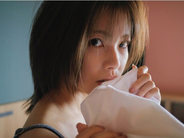 「HKT48 地頭江⾳々卒業写真集 ねね」より