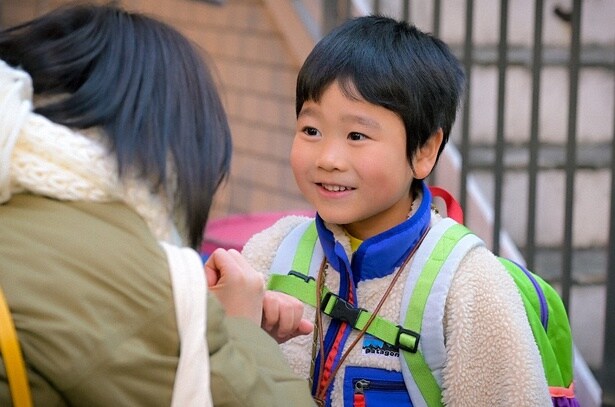10年後の未来からやってきた“未来のムスコ”颯太(天野優)