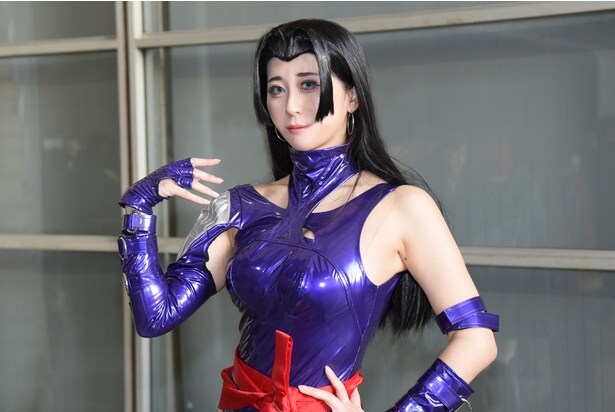 格ゲーマー×レイヤー・天羽咲「マーベル・ライバルズ」コスプレ、レオタード衣装でステージMCを完遂<東京コミコン2025>