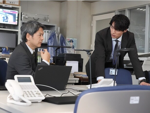 福士蒼汰“今泉”は、実名報道にこだわる記者に怒りをあらわにする「社会のためなら遺族の感情はどうだっていいのかよ…」＜東京P.D.＞